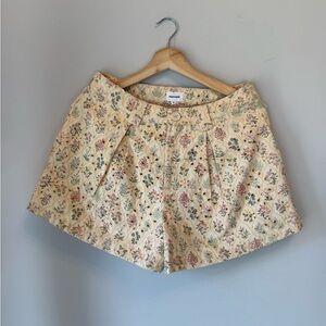 AUREUM Cream Floral Women's Shorts